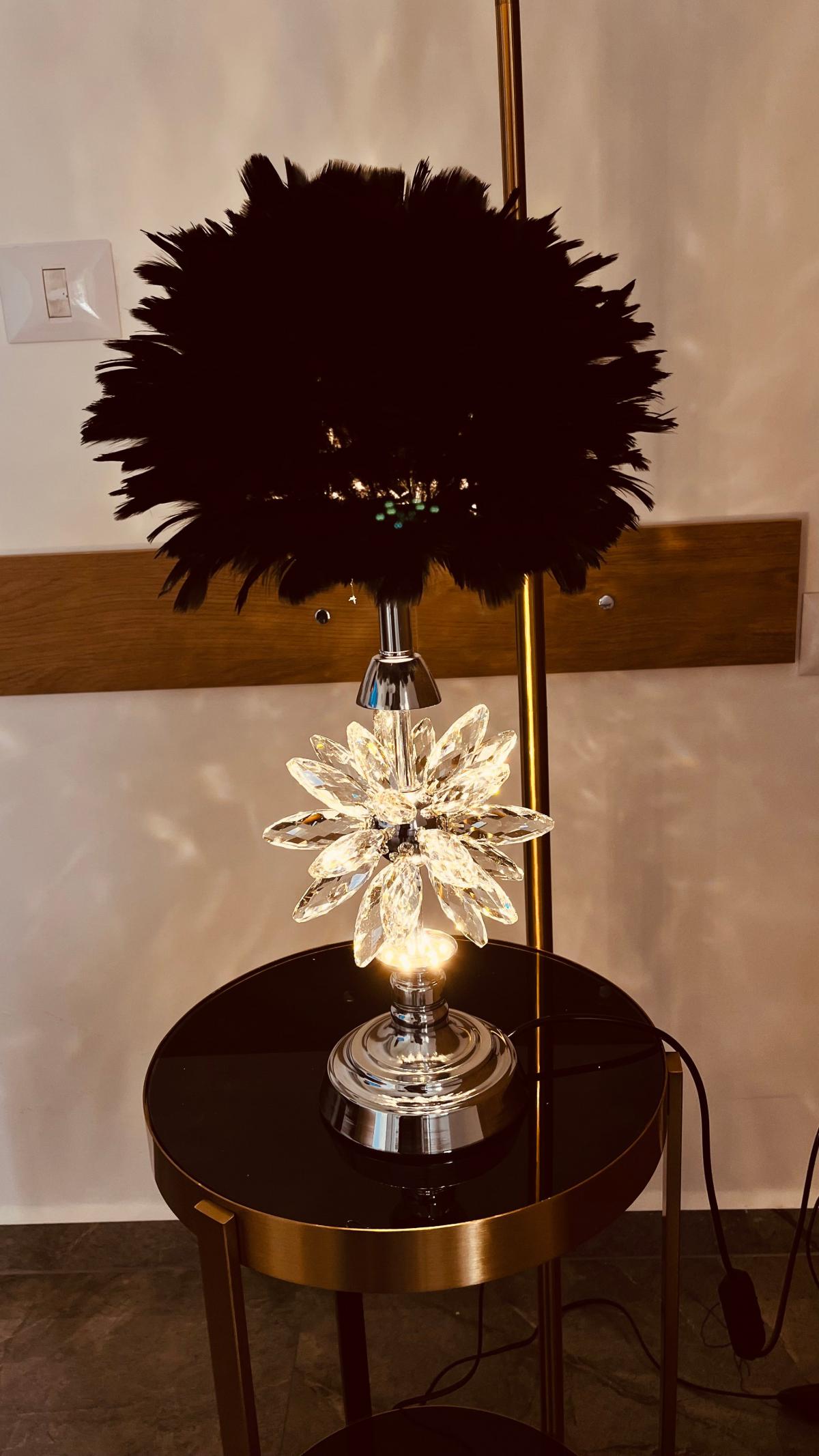 تيبل لامب الريش