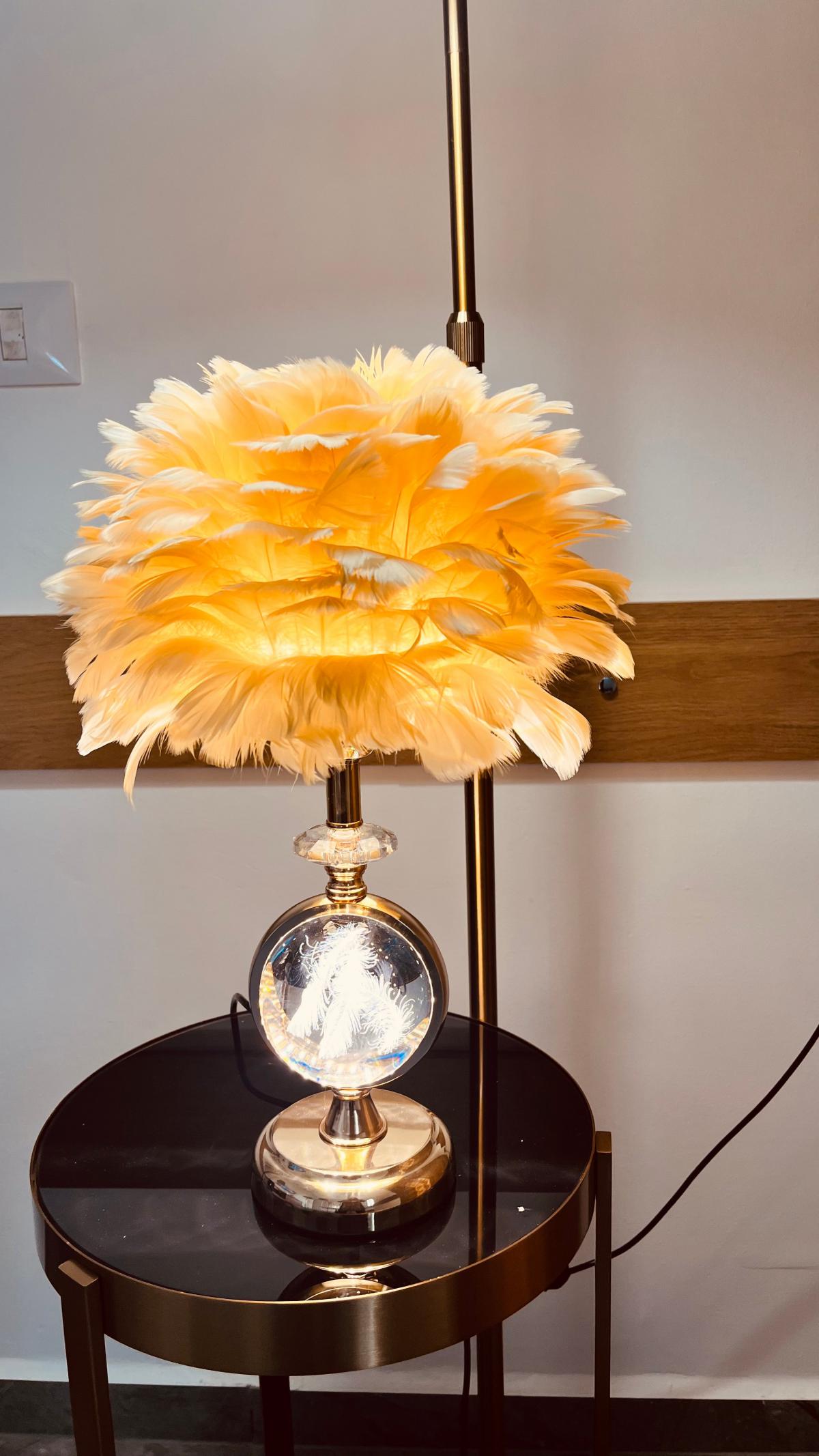 تيبل لامب الريش