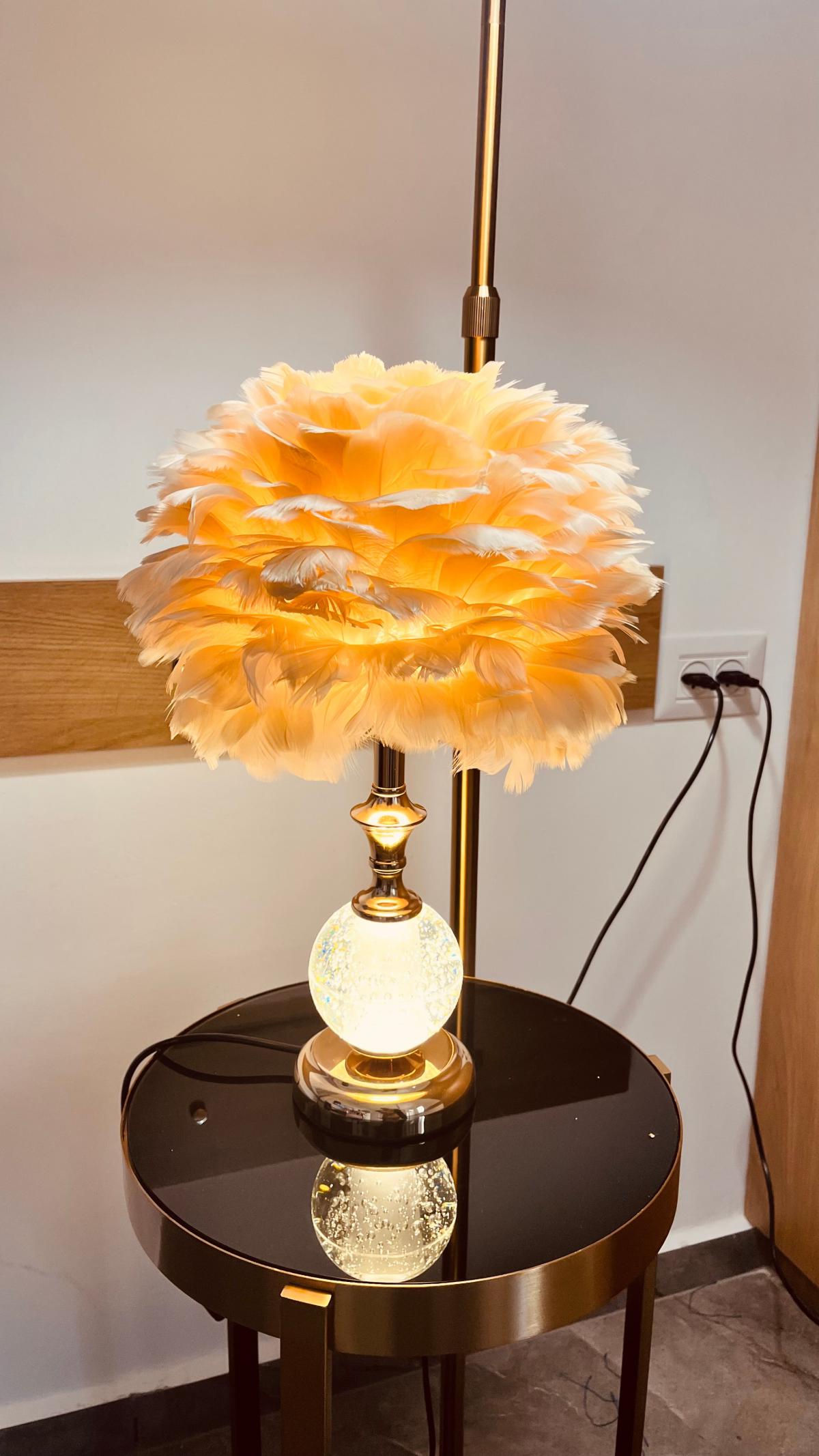 تيبل لامب الريش