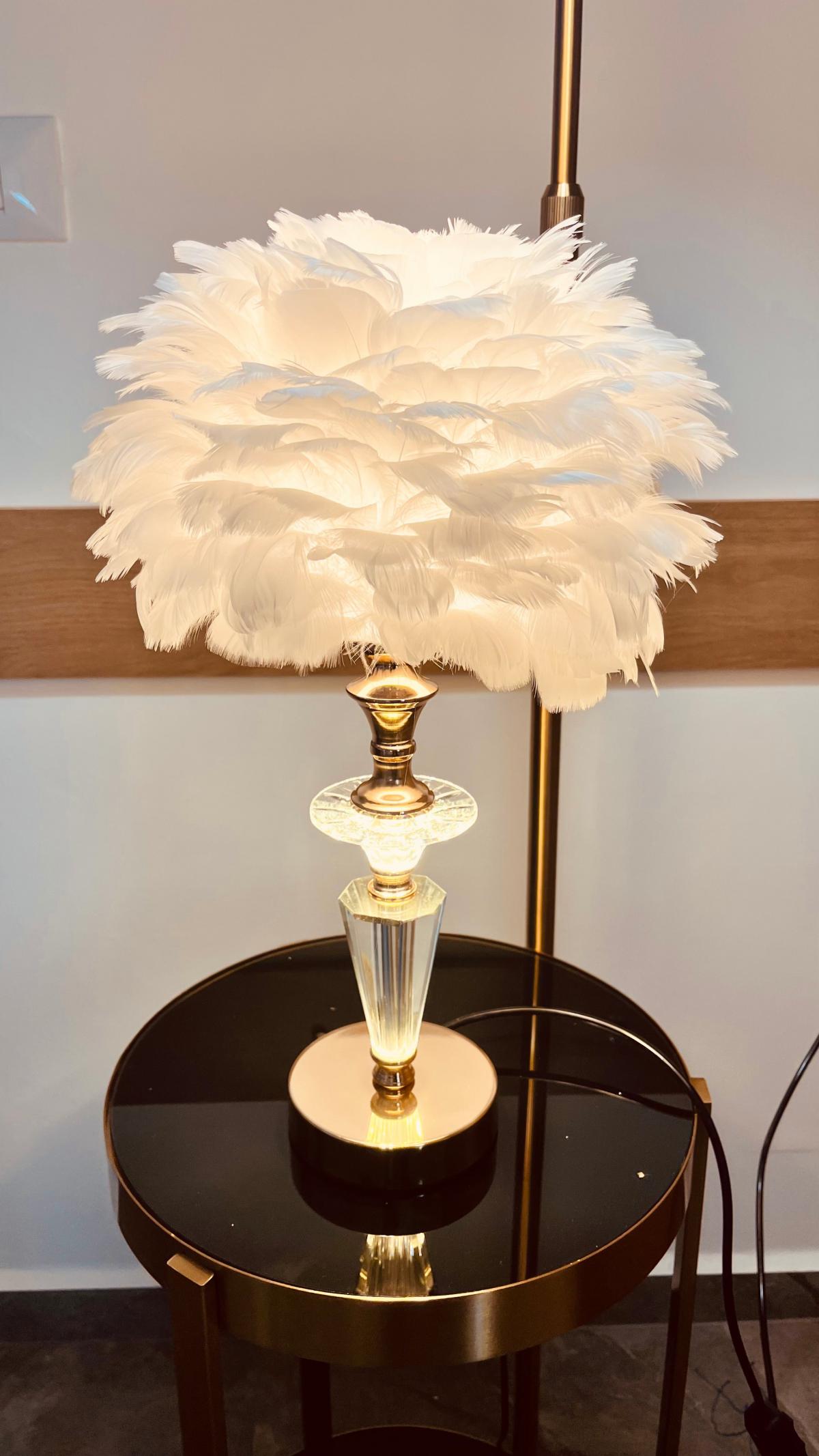 تيبل لامب الريش