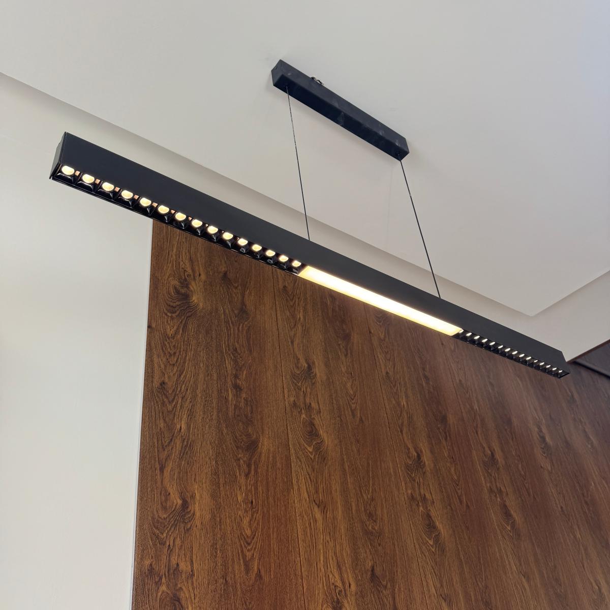 ثريا بار اسود