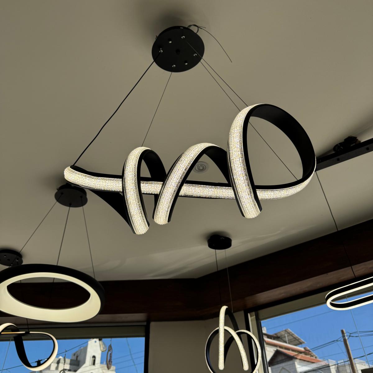 ثريا بار اسود ليد