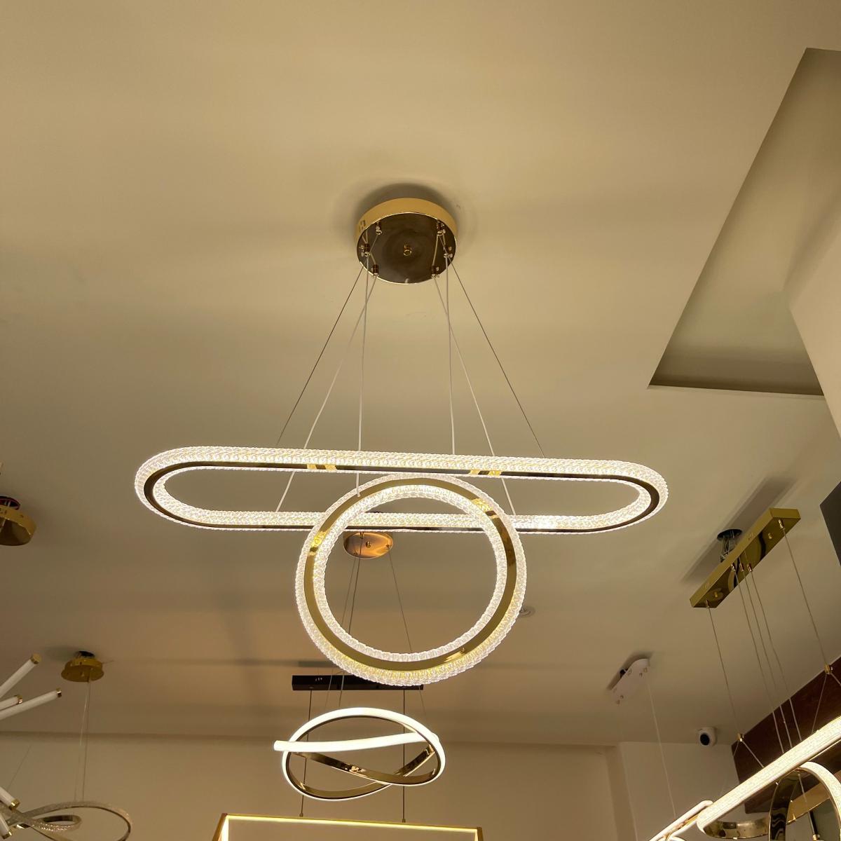 ثريا بار ذهبي ليد