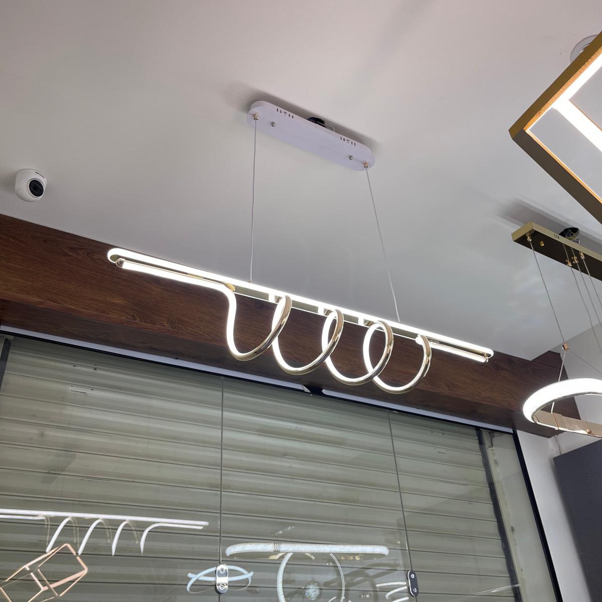 ثريا بار ذهبي ليد