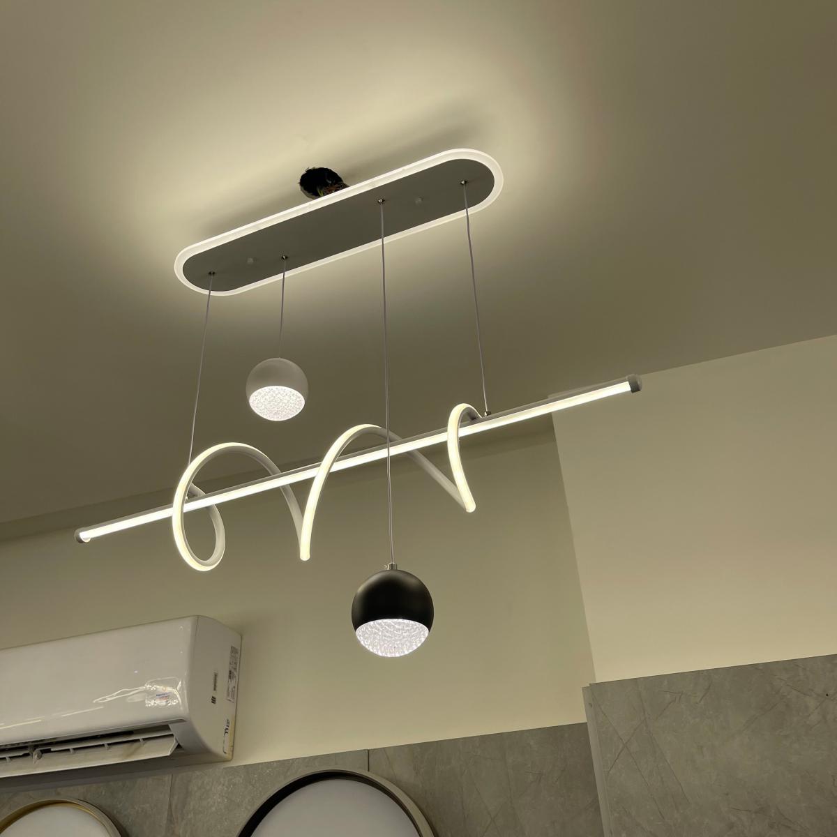 ثريا بار ليد ابيض