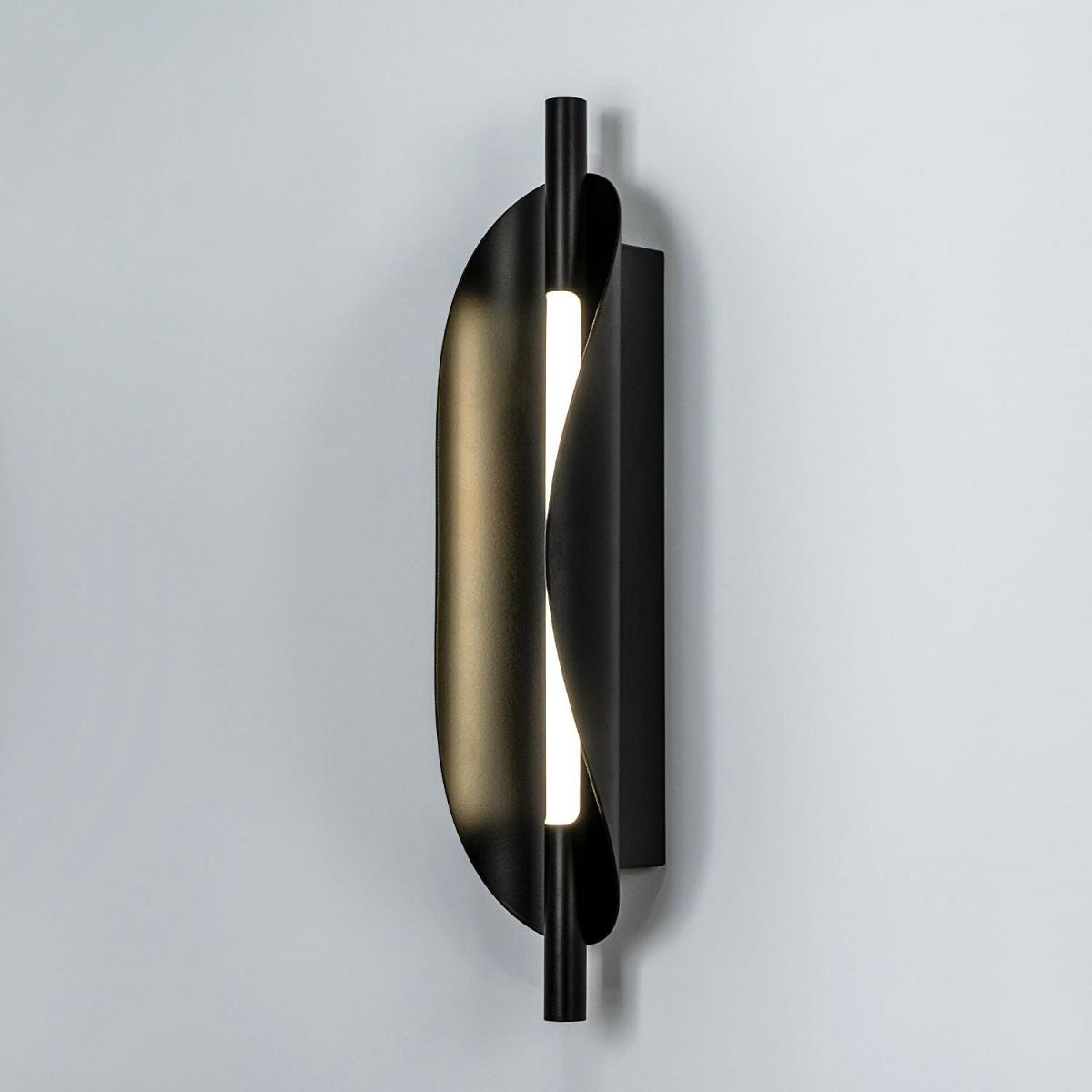 ثريا جدارية ليد اسود