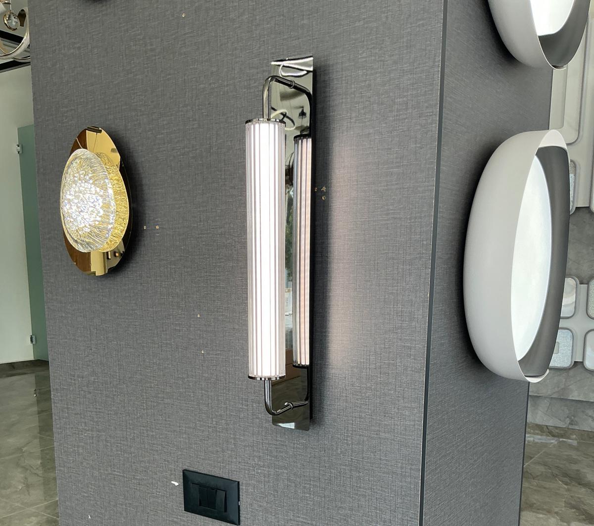 ثريا جدارية ليد اسود