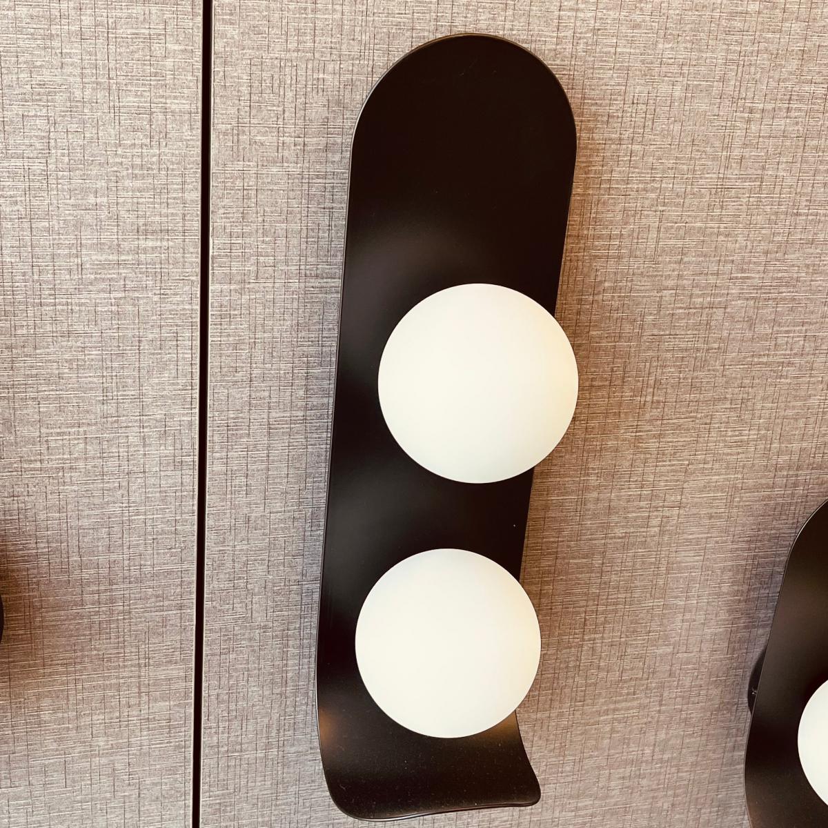 ثريا جدارية ليد اضاءة لون اصفر