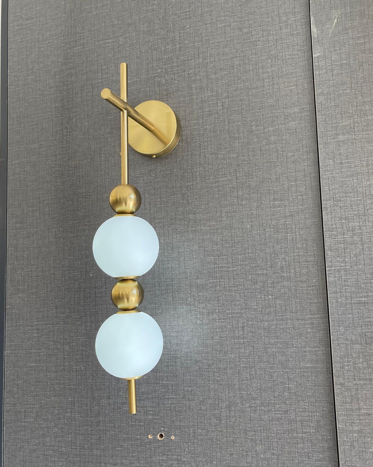 ثريا جدارية ليد ذهبية