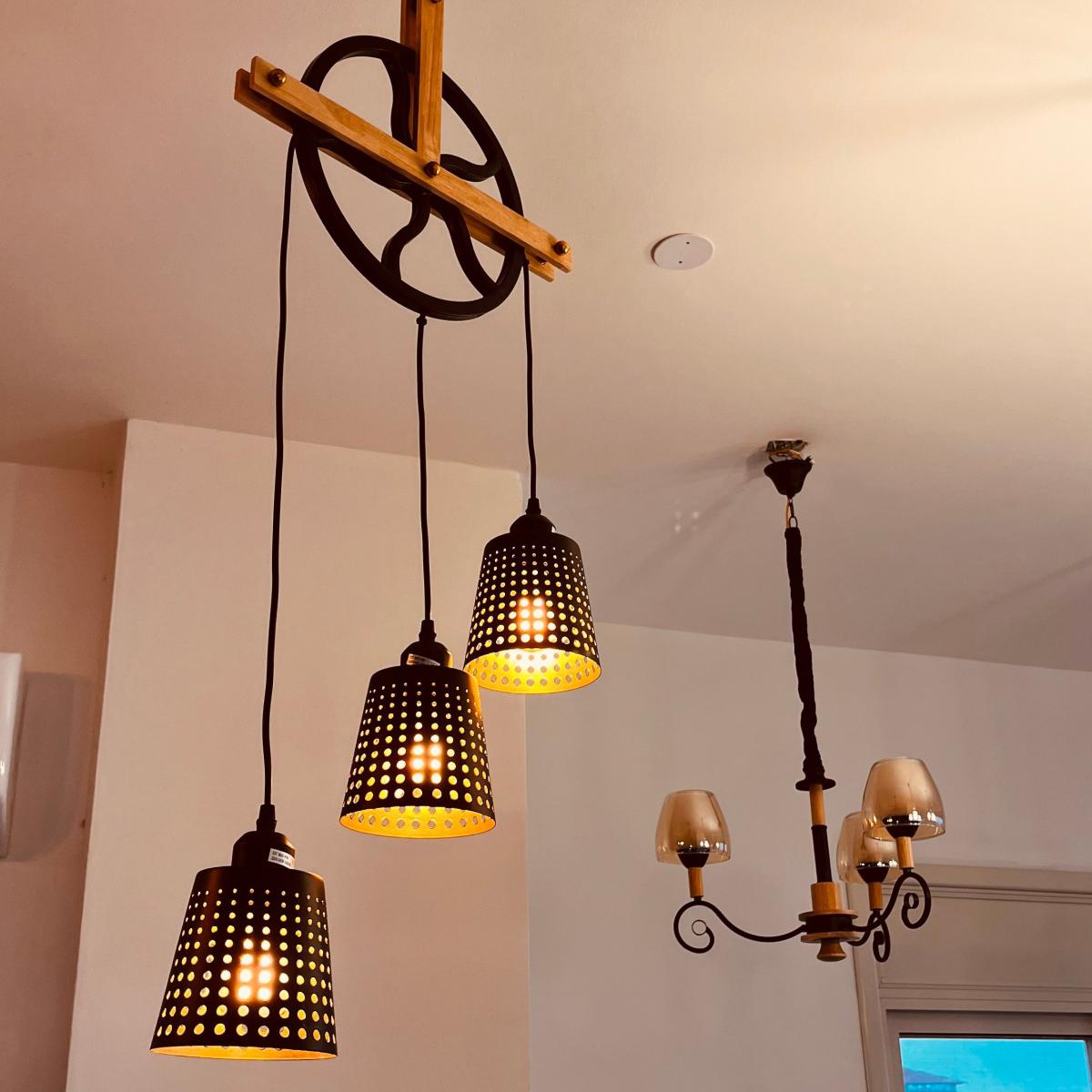 ثريا كلاسيك مع لمبات الفحم