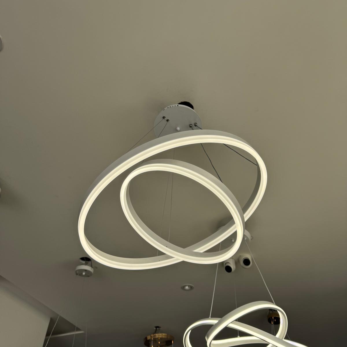 ثريا ليد ابيض