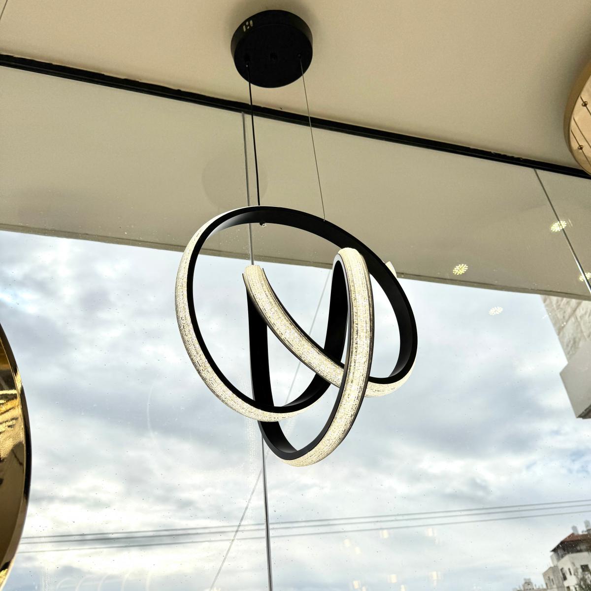 ثريا ليد اسود