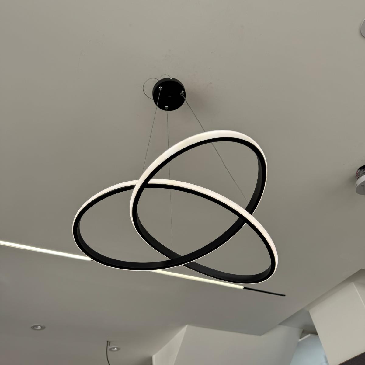 ثريا ليد اسود