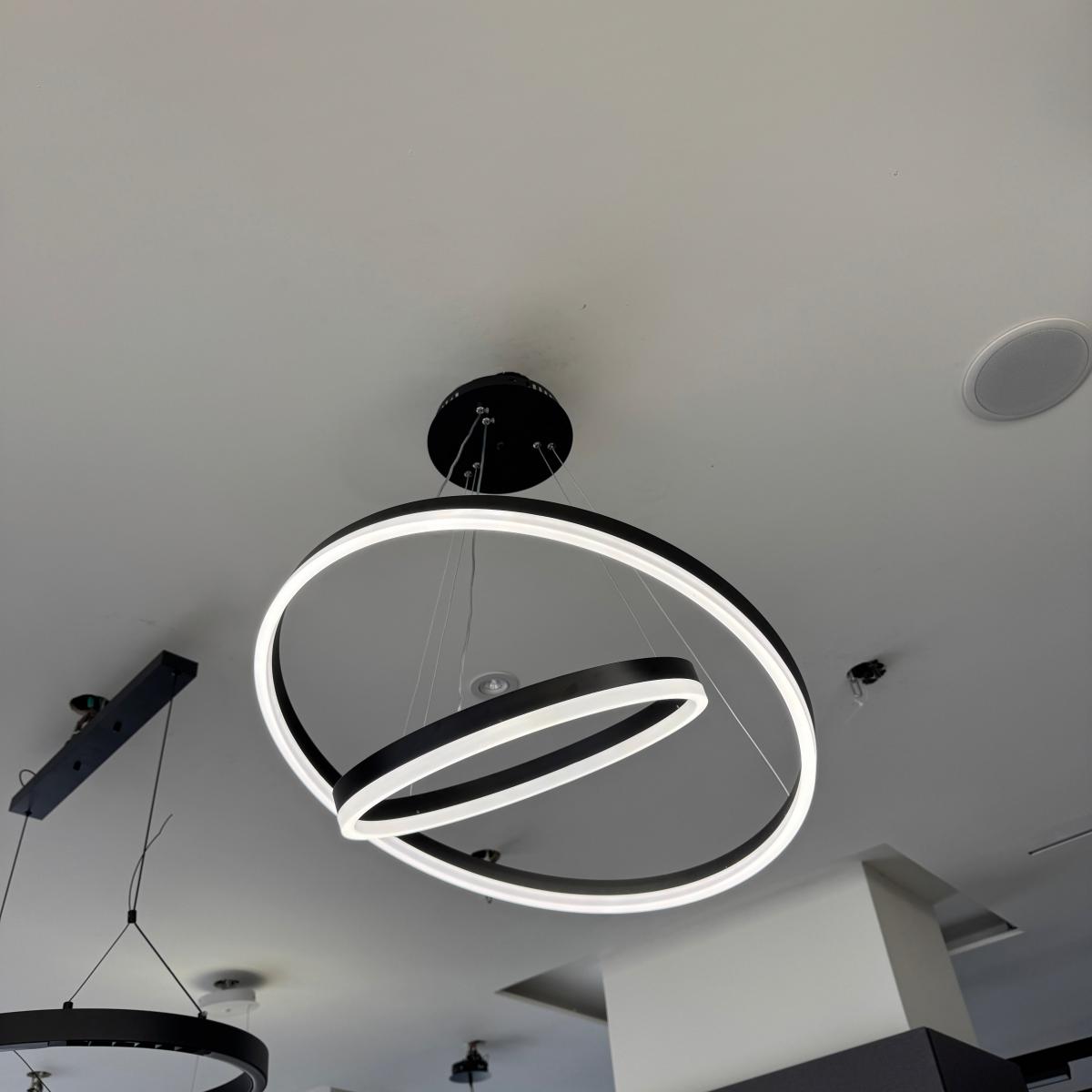 ثريا ليد اسود