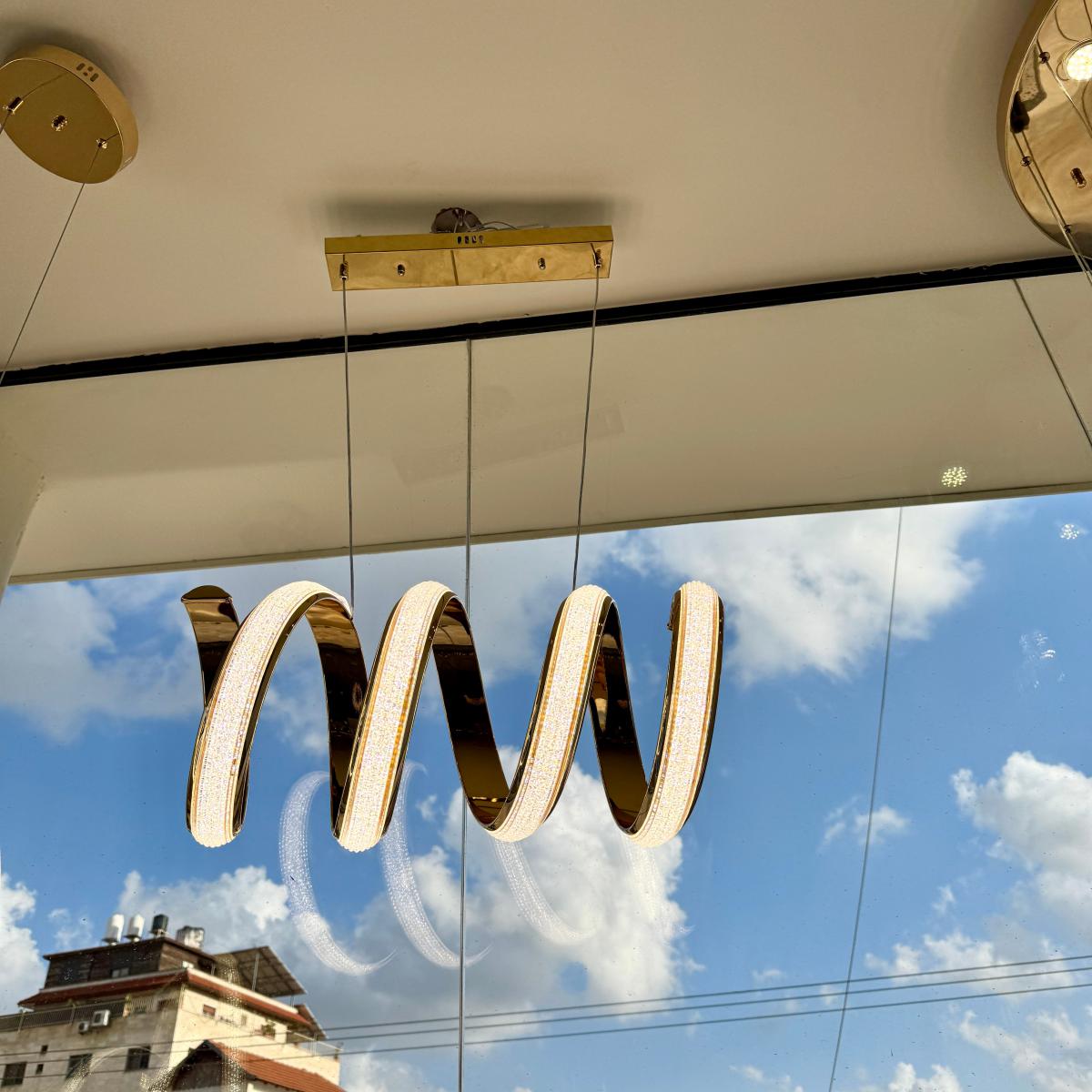 ثريا ليد  بار ذهبي