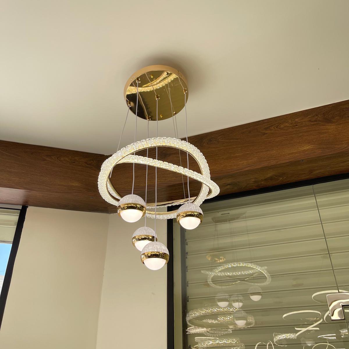 ثريا ليد ذهبي