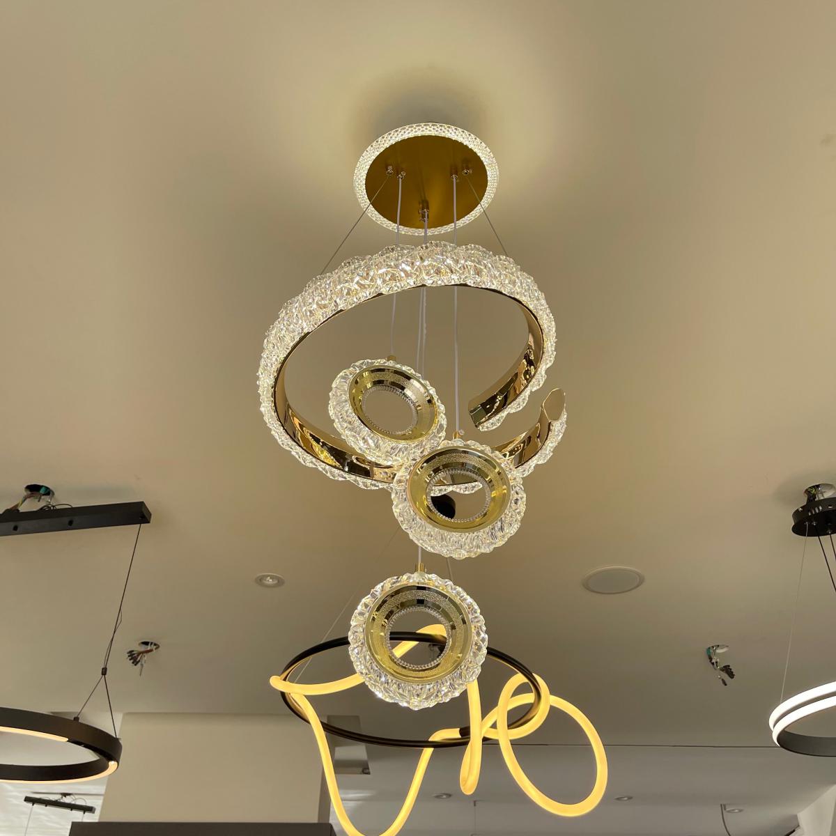 ثريا ليد ذهبي