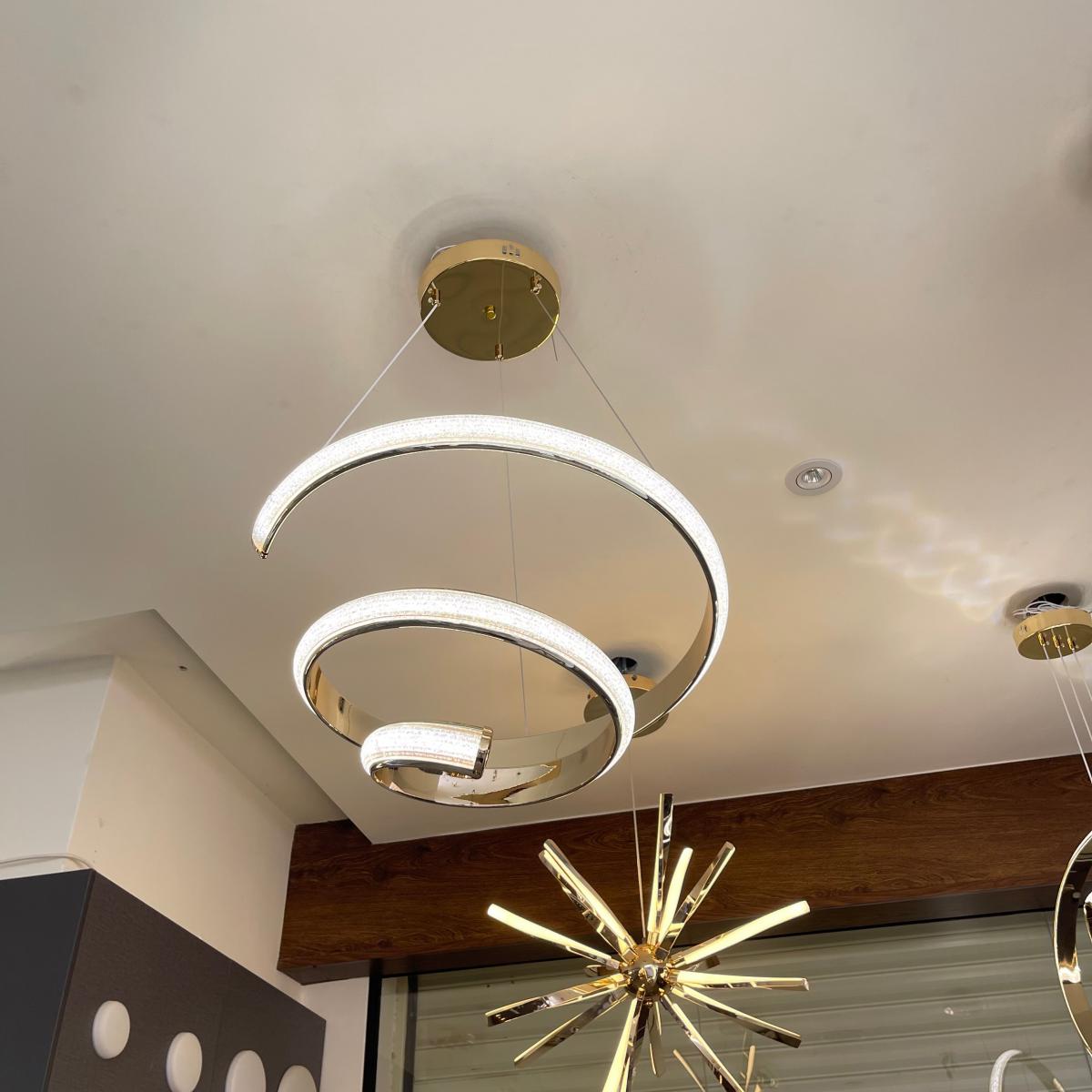 ثريا ليد ذهبي