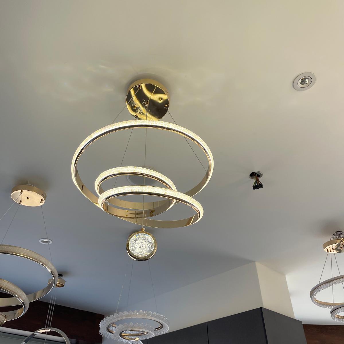 ثريا ليد ذهبي