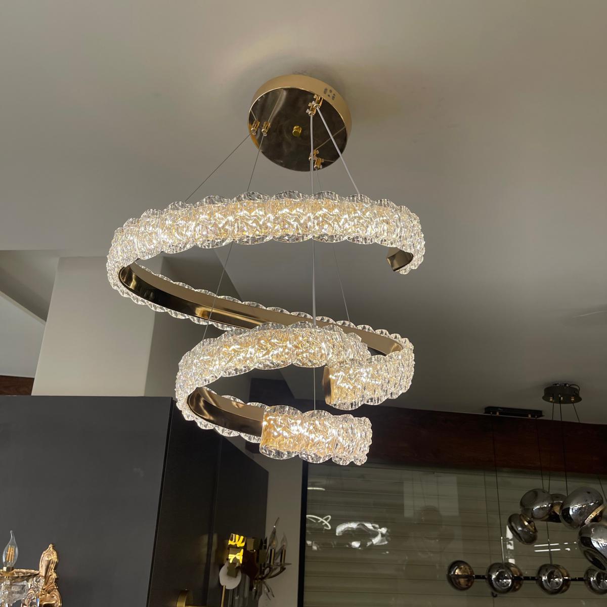 ثريا ليد ذهبي