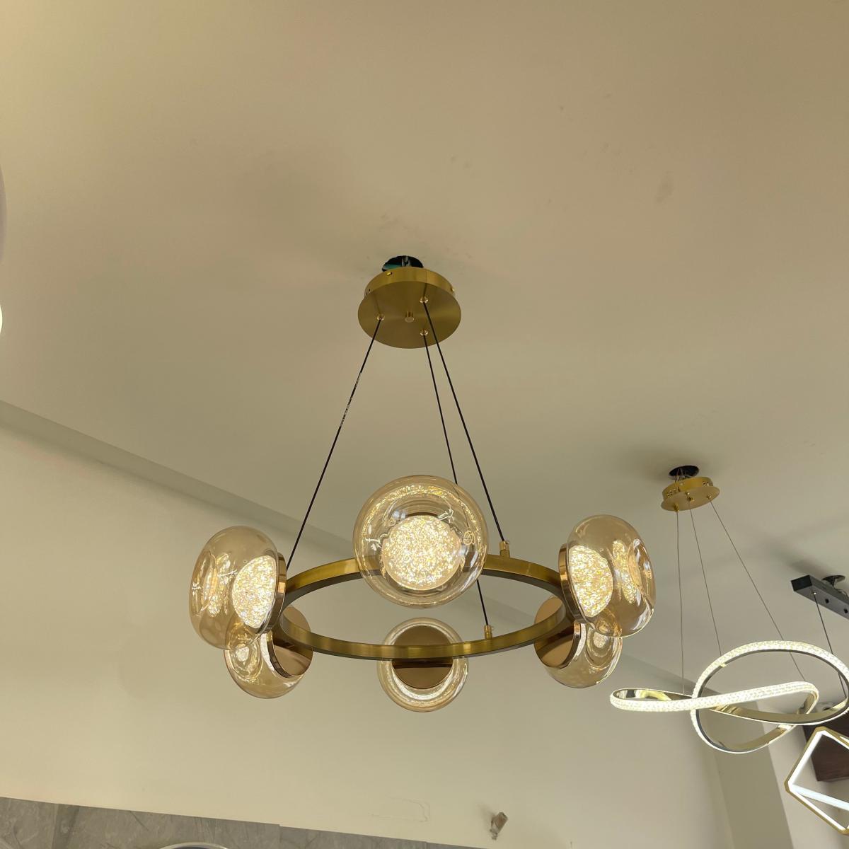 ثريا ليد ذهبي