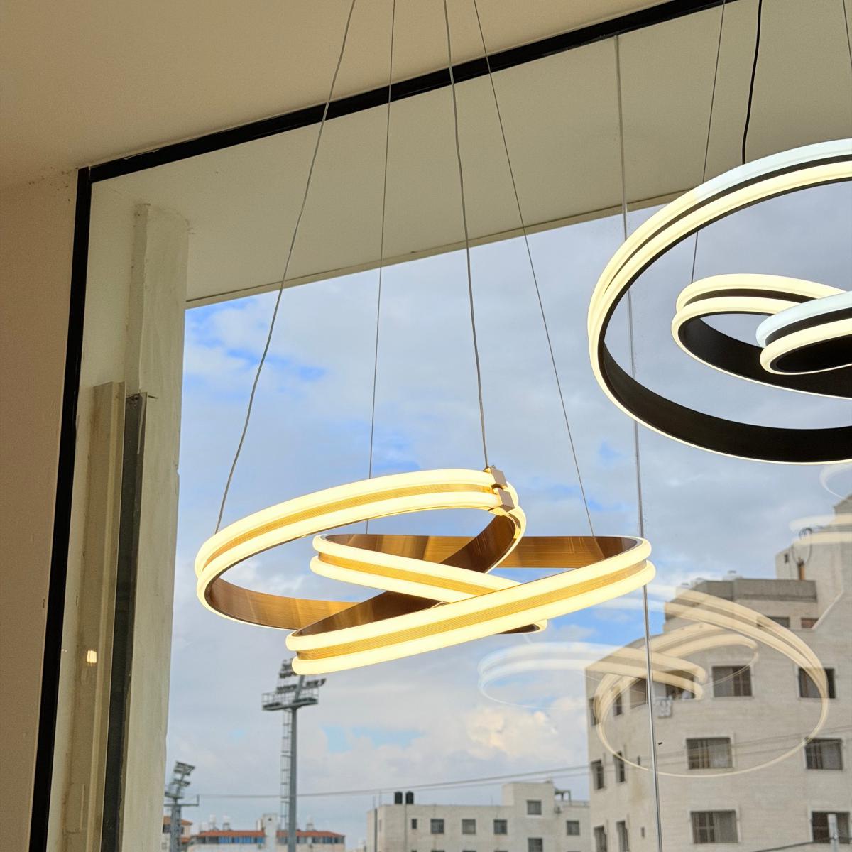 ثريا ليد ذهبي