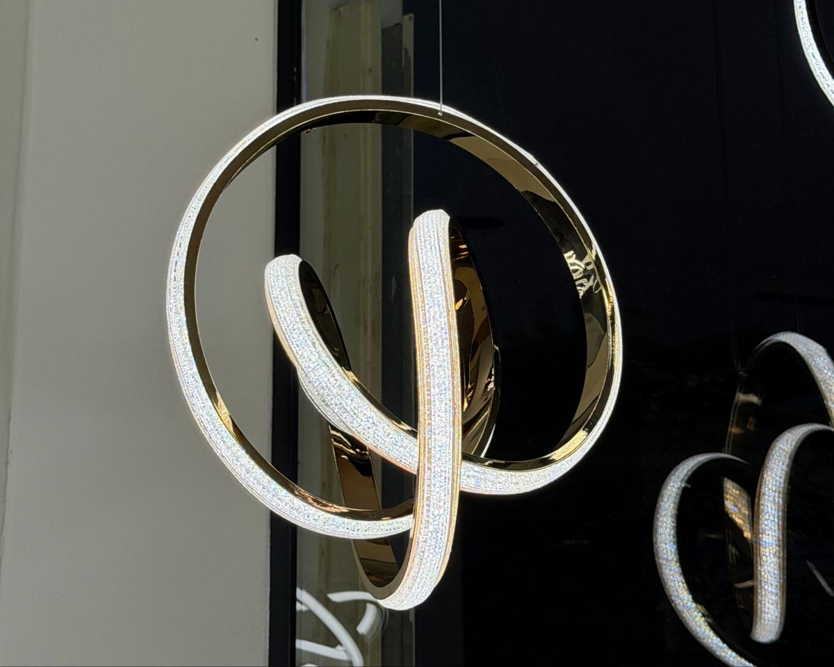 ثريا ليد ذهبي