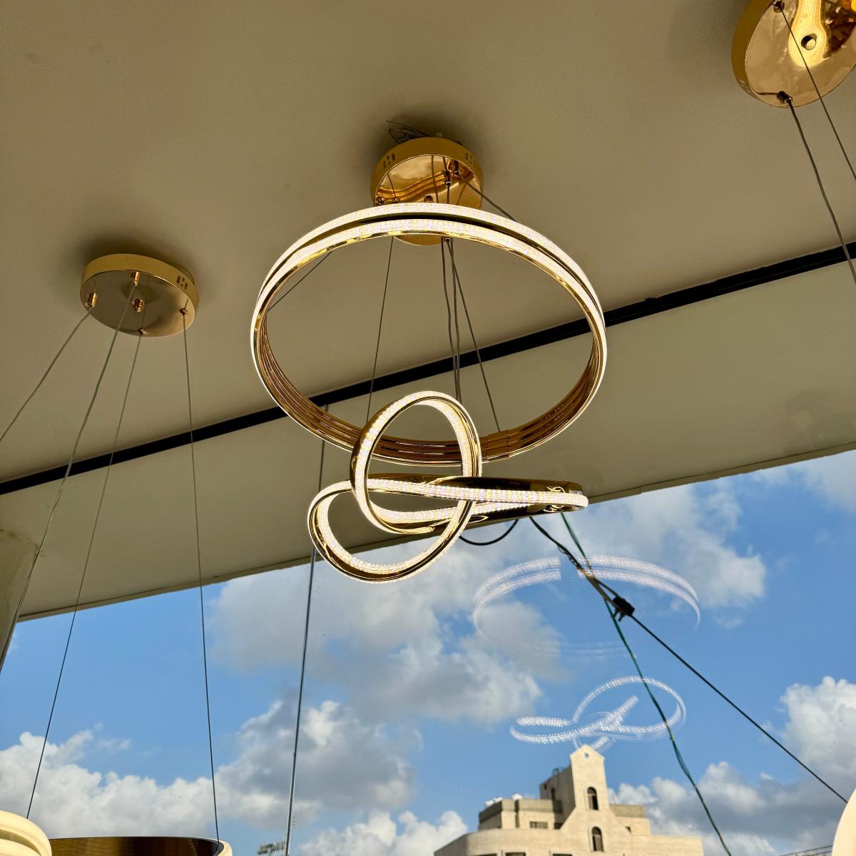 ثريا ليد ذهبي