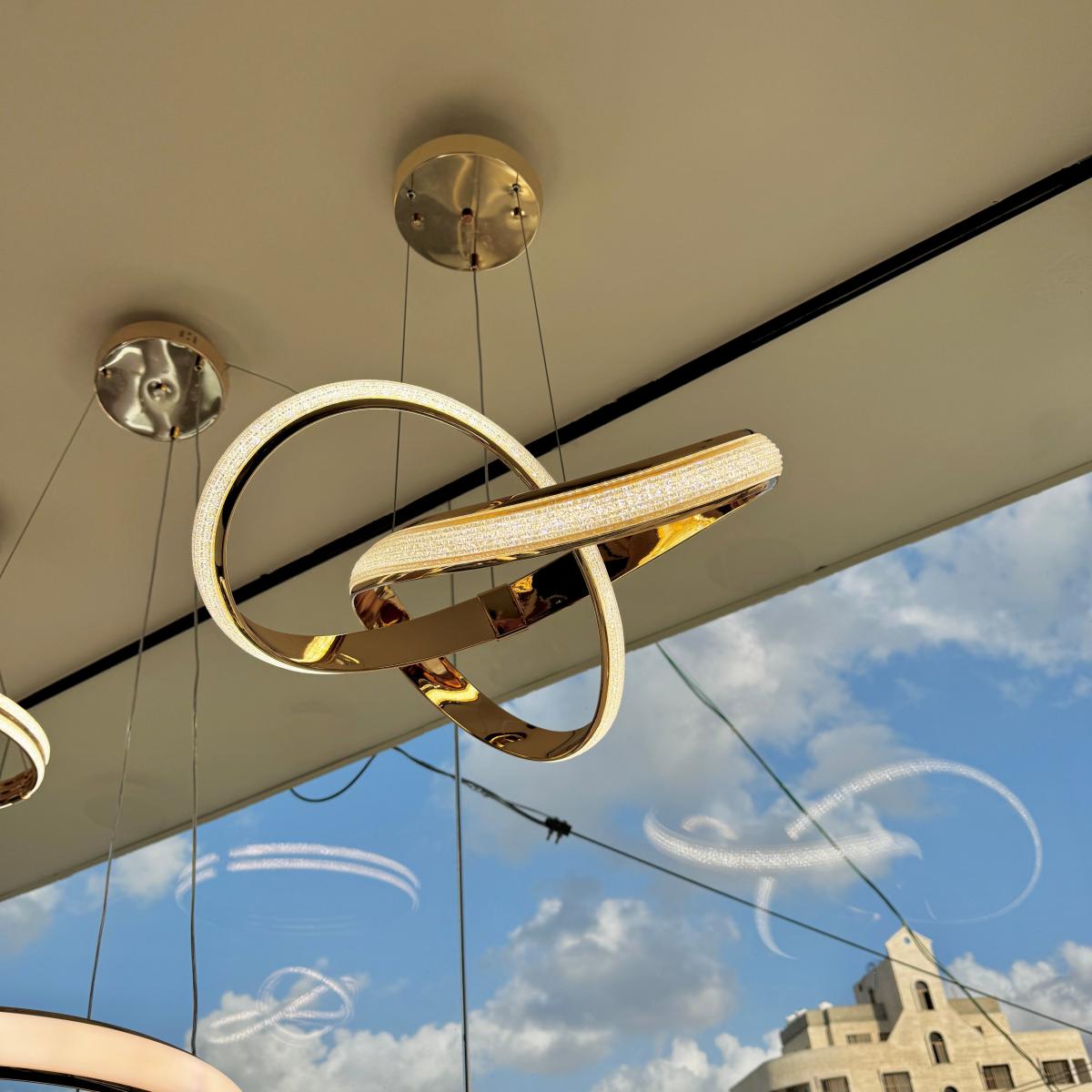 ثريا ليد ذهبي