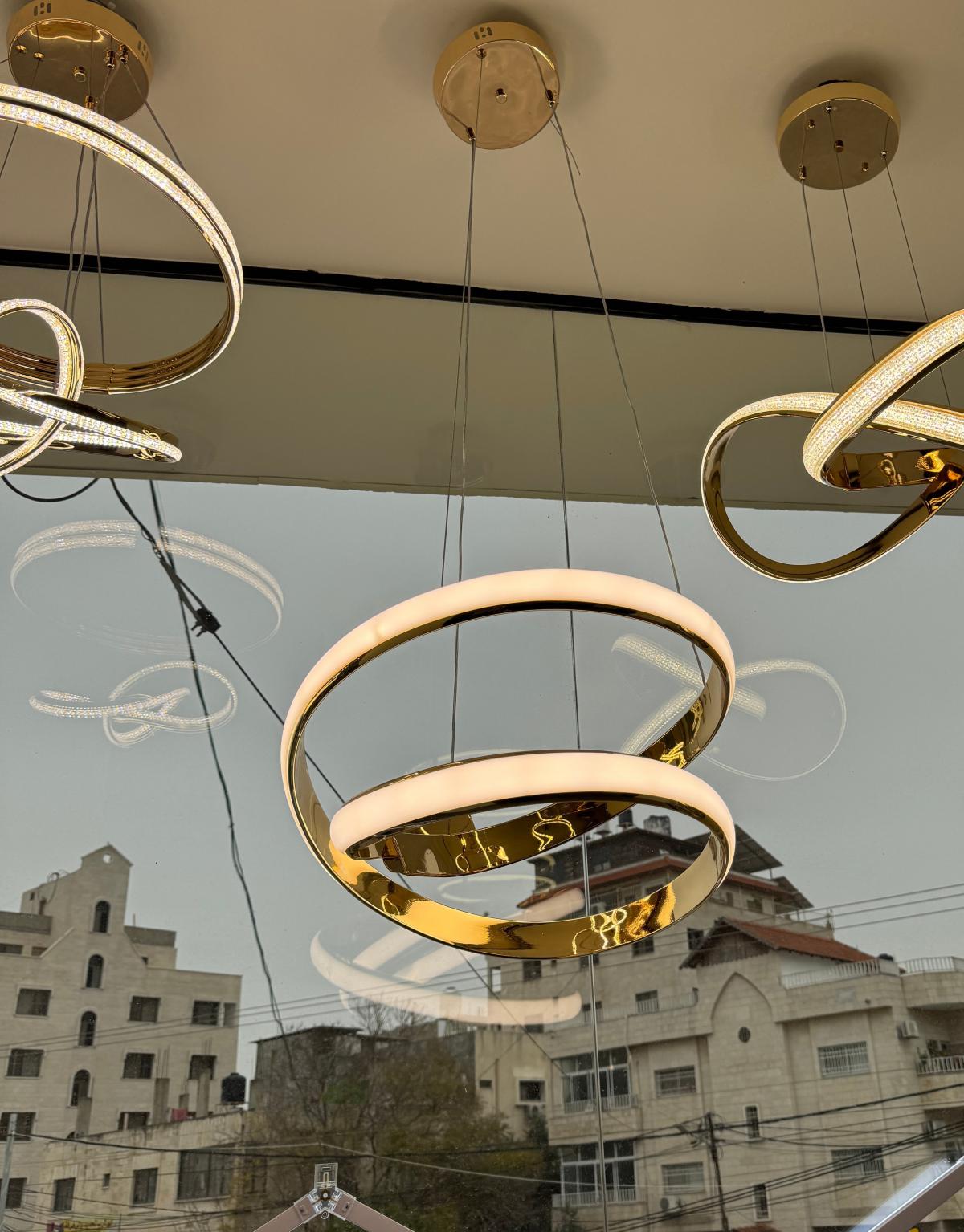 ثريا ليد ذهبي