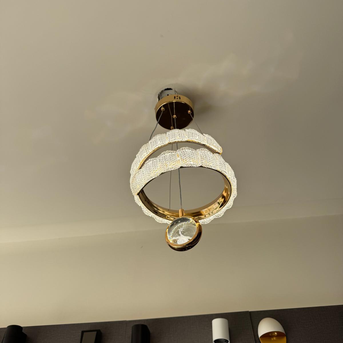 ثريا ليد ذهبي