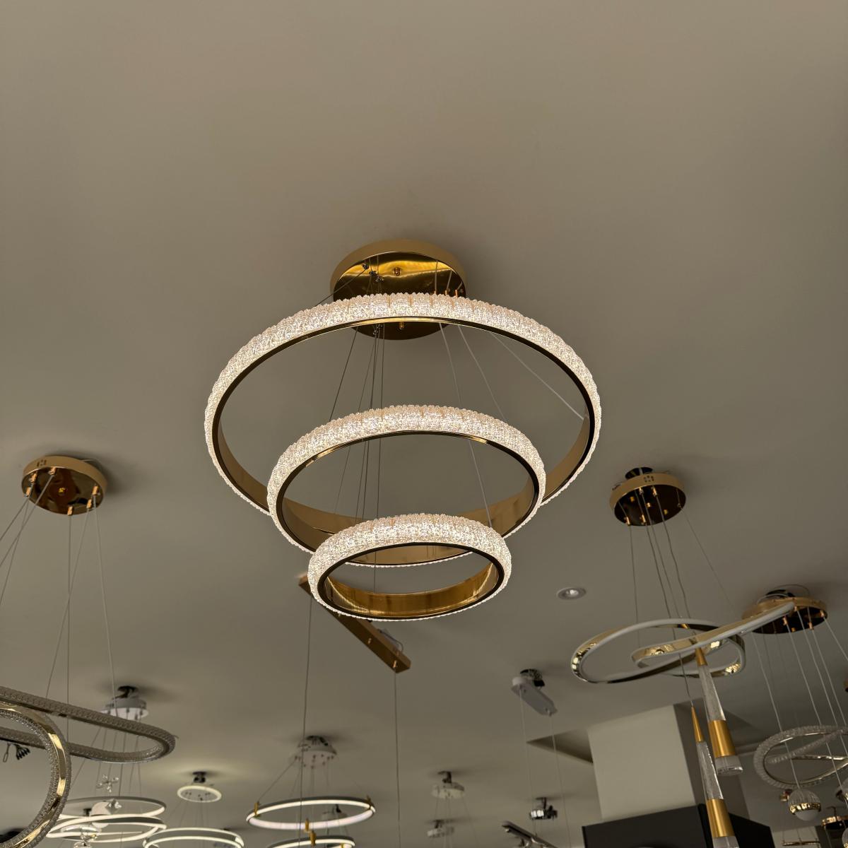 ثريا ليد ذهبي