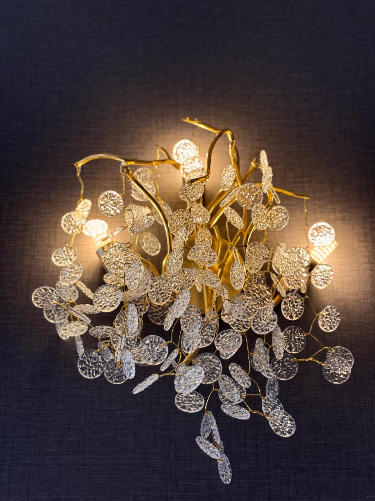 ثرية جنب كريستال(ورق شجر)