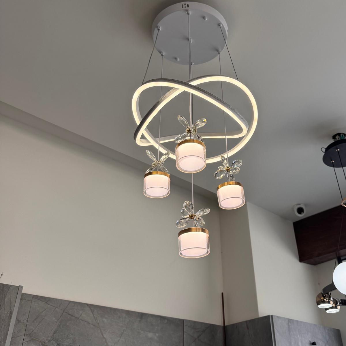 ثرية ليد ابيض