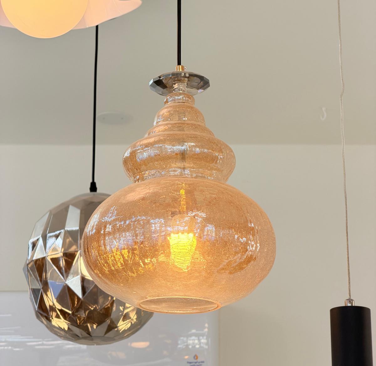 ثرية مفرد زجاج