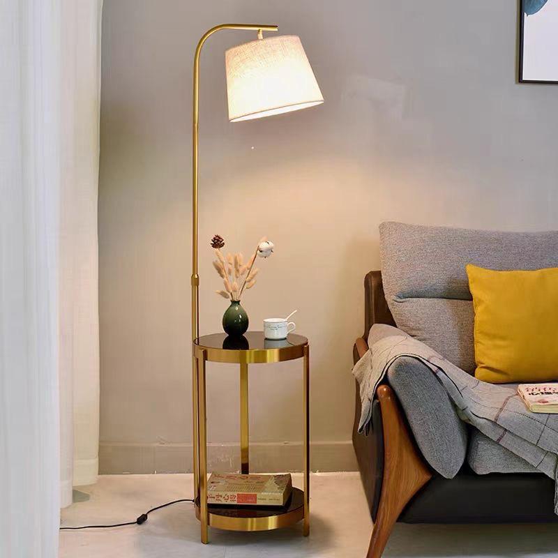 فلور لامب مع طاولة