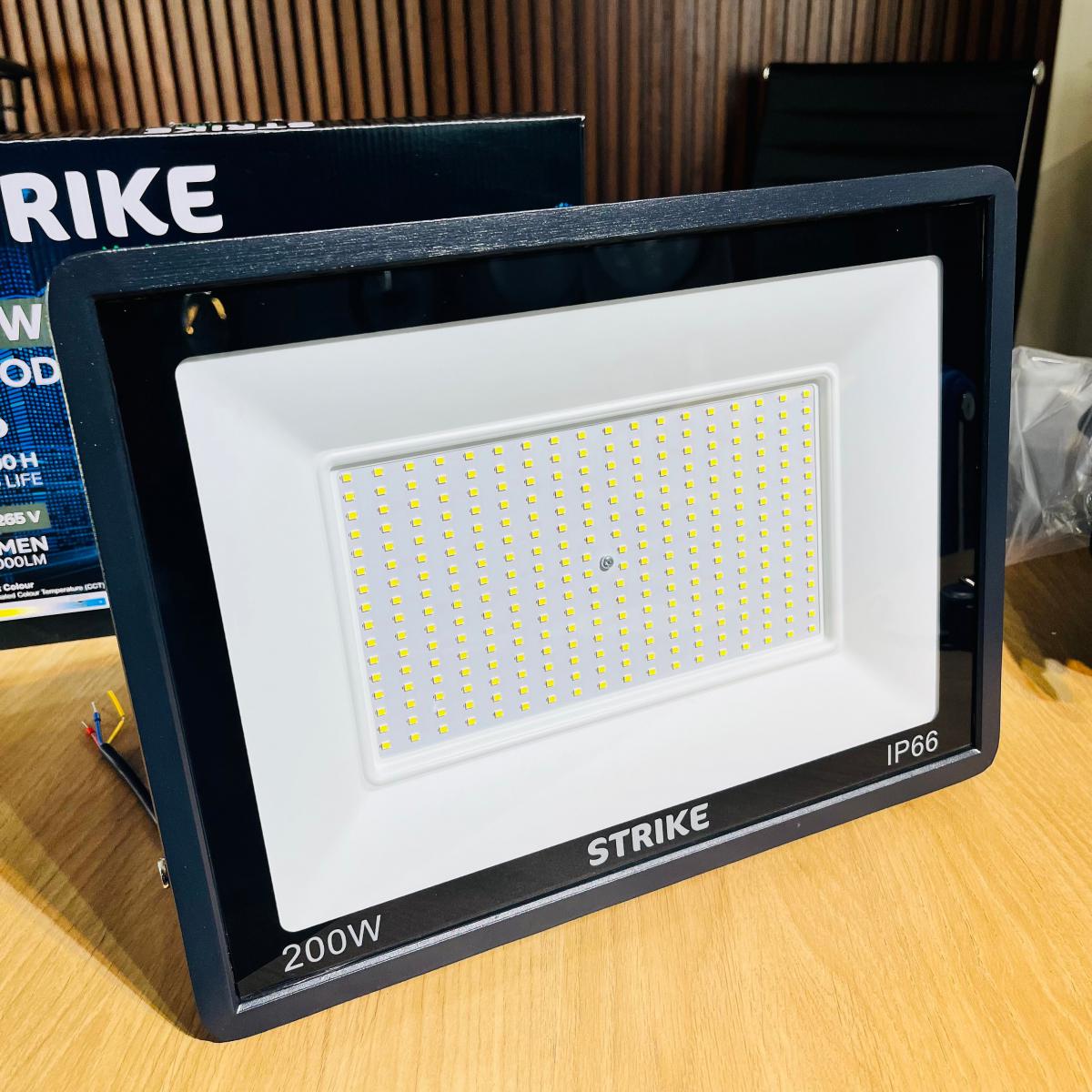 كشاف كهربا اسود 200 واط